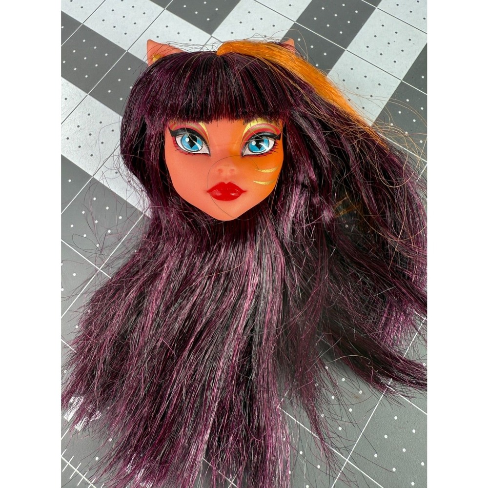 Monster High G1 Cleolei Freaky Fusion replacment Head only